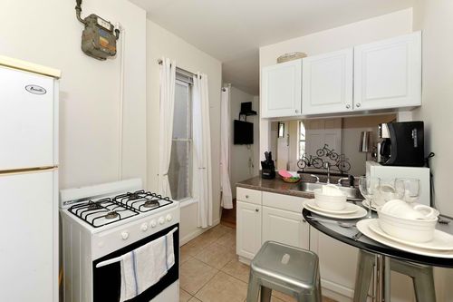 Building Photo - 457 W 36th St
