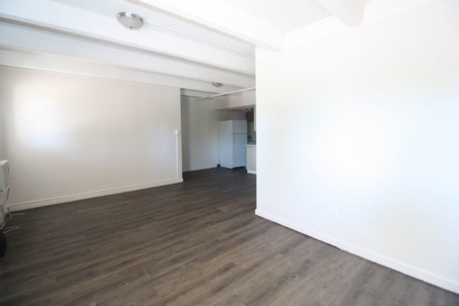 Building Photo - 7300 W 10th Ave