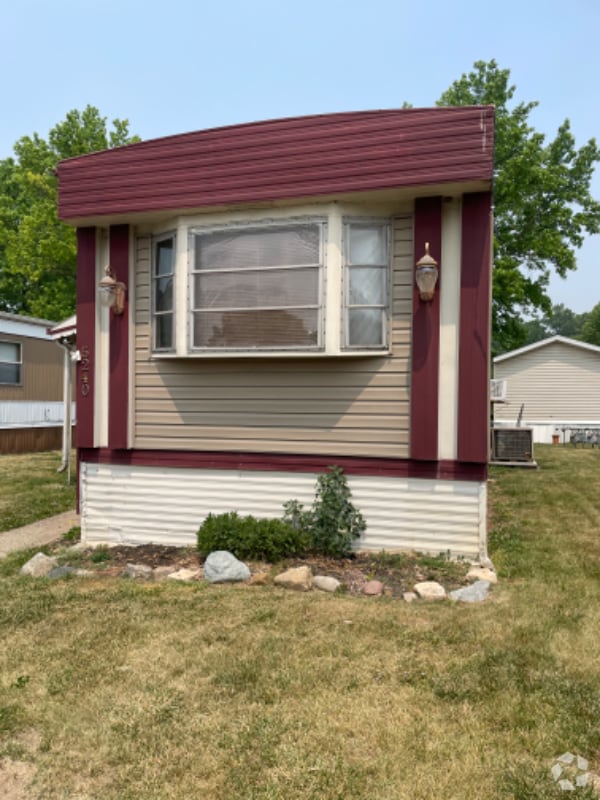 Building Photo - 5240 Sportscraft Dr