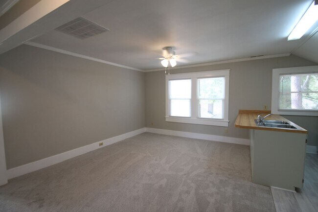 Foto del edificio - Exclusively Offered by Muse Realty LLC