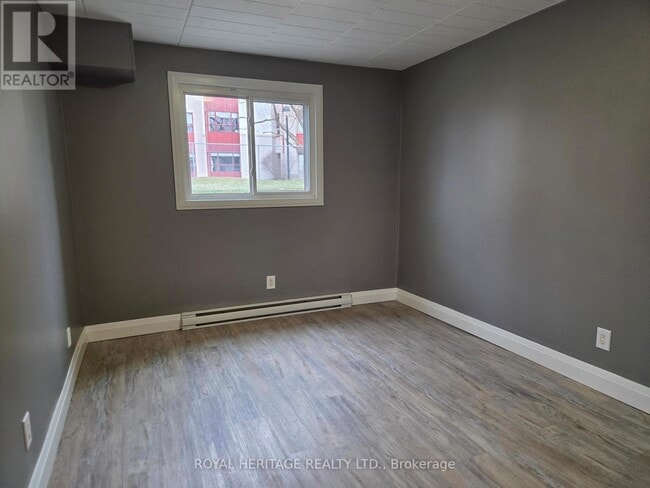 Building Photo - 8800 Willoughby Dr