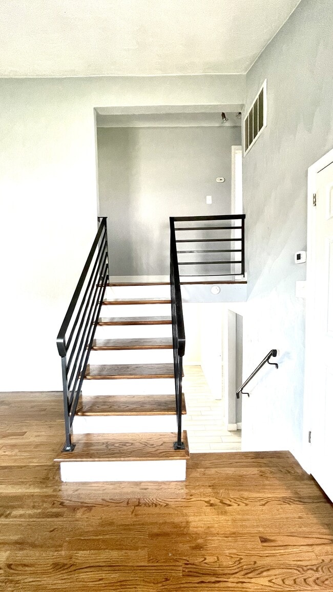 Building Photo - 329 Jacqueline Ave