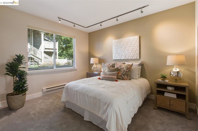 Foto del edificio - 119 Shoreline Ct