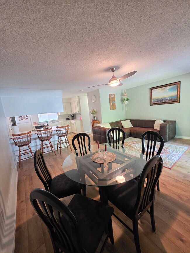 Comedor - 85 22nd Avenue Ct