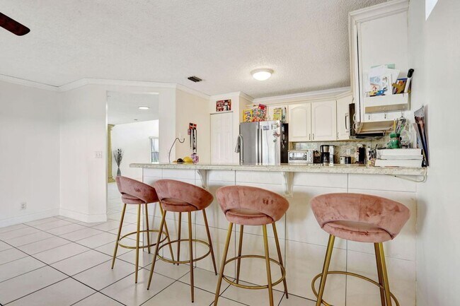 Foto del edificio - 3385 Seabreeze Ln