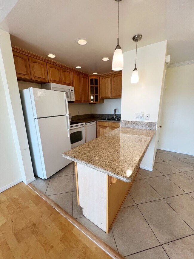 7555 Linda Vista Rd Unit 41, San Diego, CA 92111 Condo for Rent in San Diego, CA