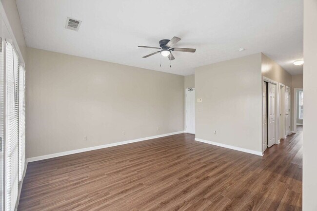 Foto del edificio - 501 Churchill Crossing
