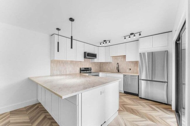 Building Photo - 3007 San Clara Dr