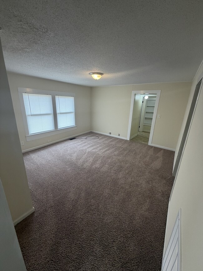 Foto del edificio - 5292 Red Hill Church Rd