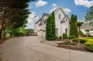 Foto del edificio - 675 Falls Lake Dr