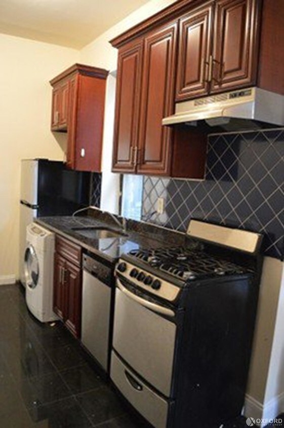 Foto principal - 205 West 109th Street