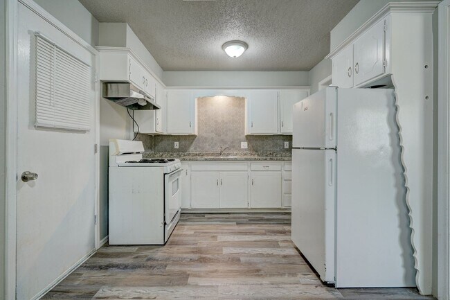 Foto del edificio - 4 bed, 1.5 bath home in okc,ok