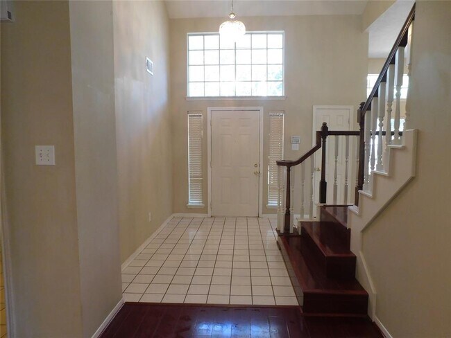 Foto del edificio - 122 High Meadows Dr