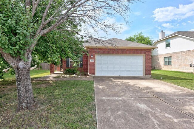 Building Photo - 914 N Creek Blvd