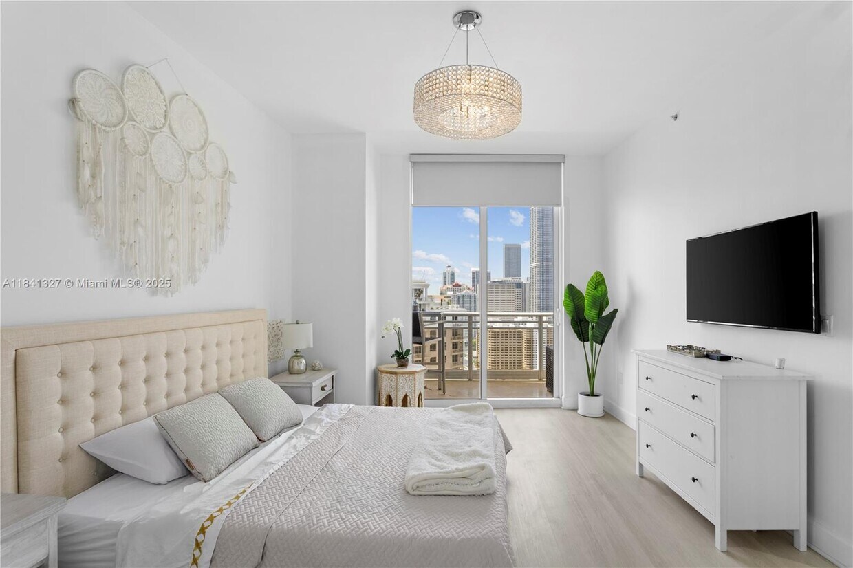Foto principal - 901 Brickell Key Blvd