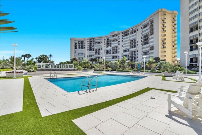 Building Photo - 200 Ocean Trail Way