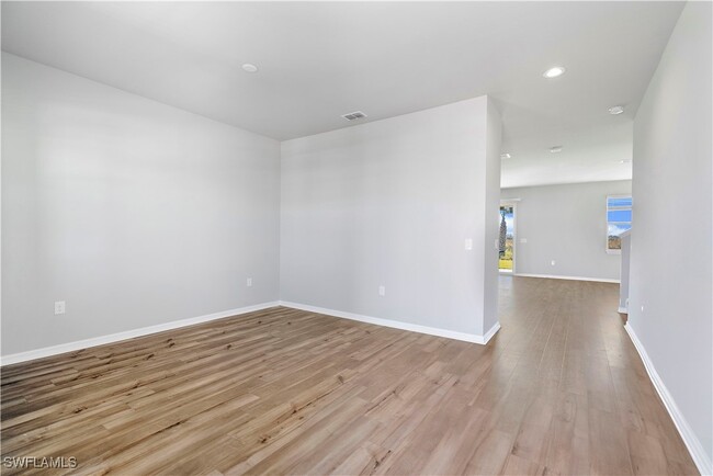 Building Photo - 43813 Cattleman Dr