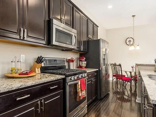 Foto del edificio - 4194 Troutbrook Dr