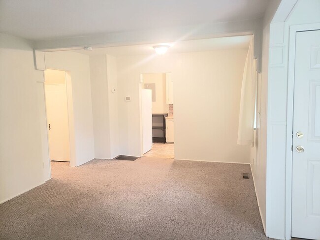 Foto del edificio - Charming Cottage in Woodburn with Large Yard!