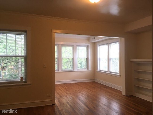 Foto del edificio - 4958 N St Louis Ave