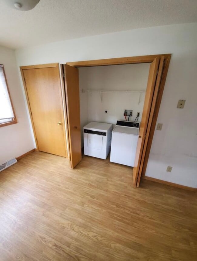 Lavandería gratuita en la unidad - 3511 29th Ct S