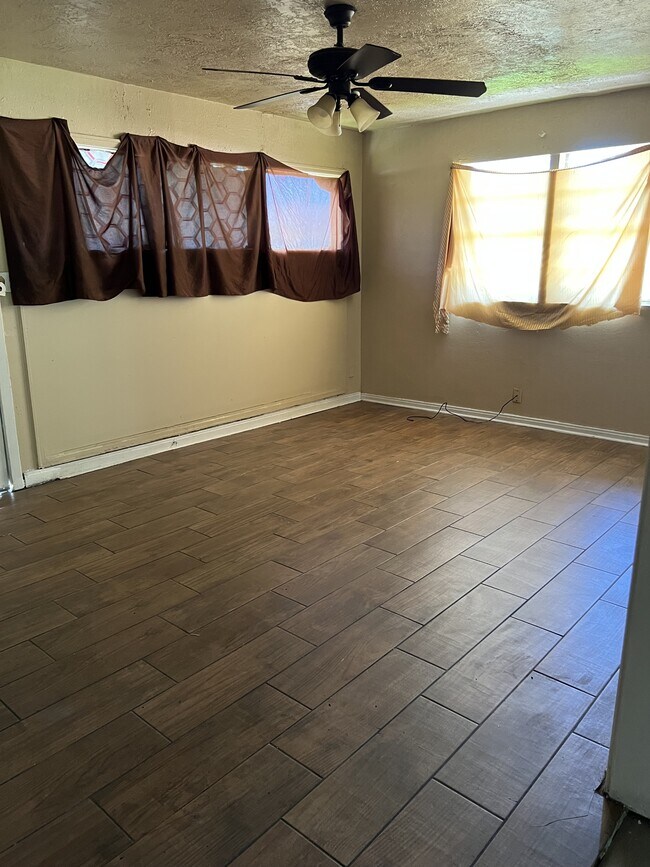 Foto del edificio - 1720 Fairway St