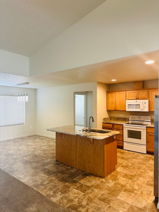 Foto del edificio - 1586 W 44th Ave