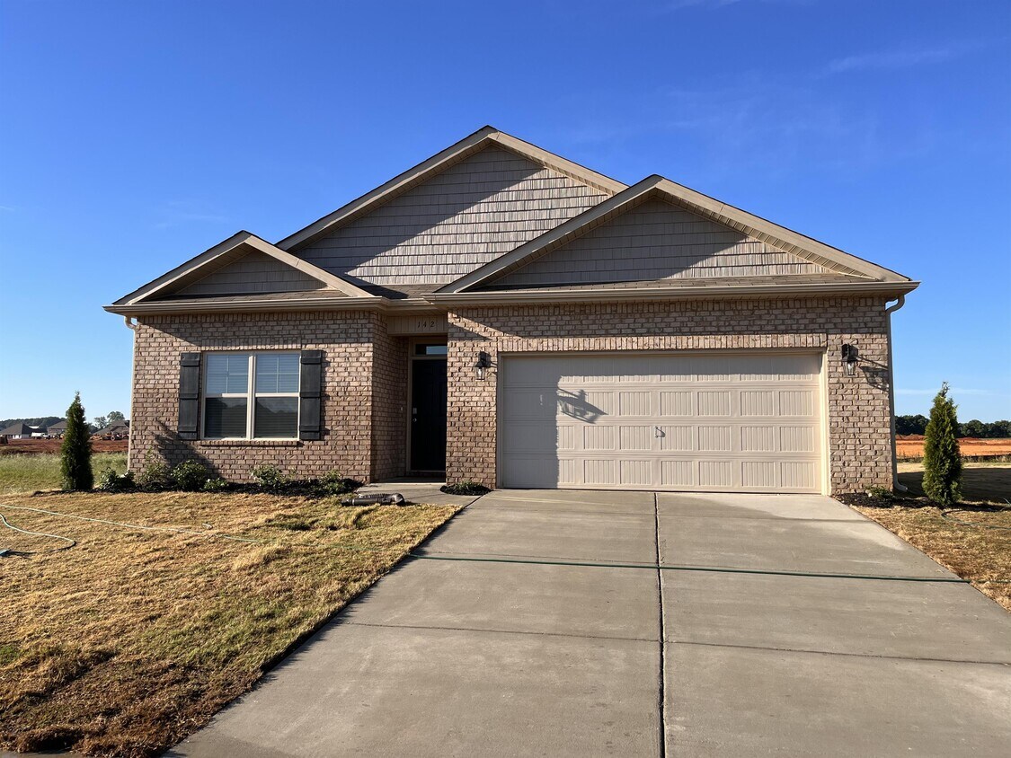 142 Arctic Fox Trl, Meridianville, AL 35759 House Rental in