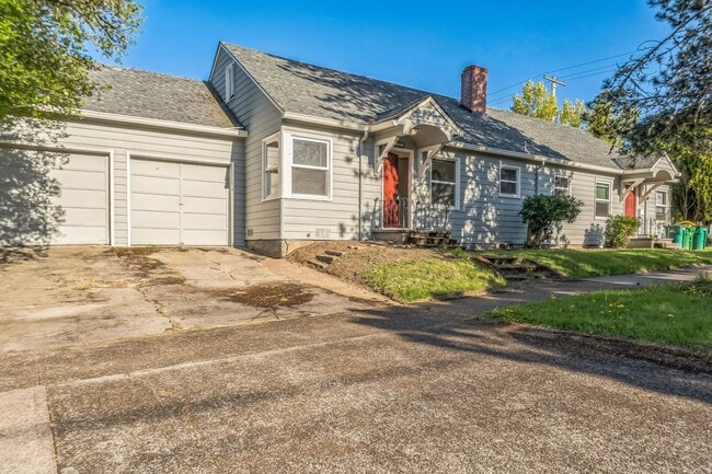 Building Photo - 1705 Ash St