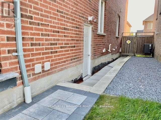 Photo du bâtiment - 66 Juglans Crescent