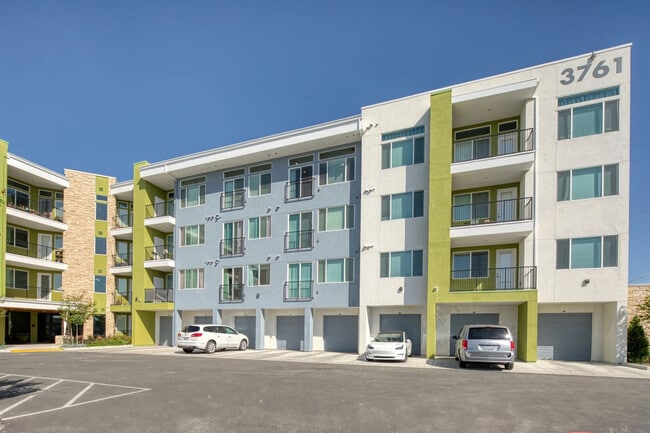 Building Photo - Zeta Apartments