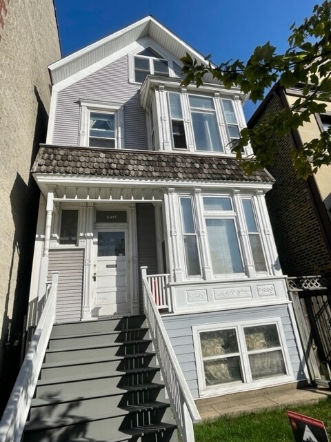 Primary Photo - 2917 N Southport Ave