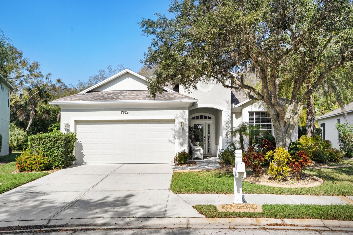 Foto principal - 8982 Founders Cir