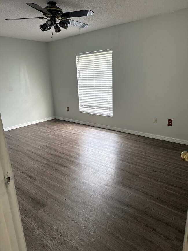 Foto del edificio - 6233 Yorktown Dr