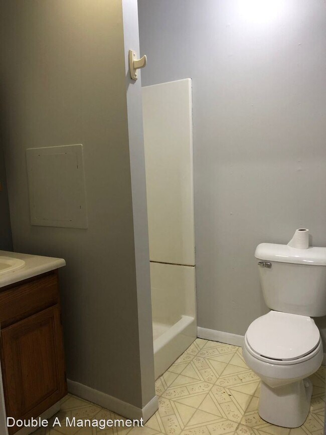 Building Photo - 2 br, 1 bath House - 315 Sumner St - 1