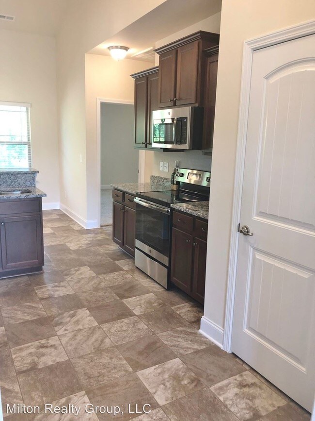 Building Photo - 3 br, 2 bath House - 10 Woodwater Circle