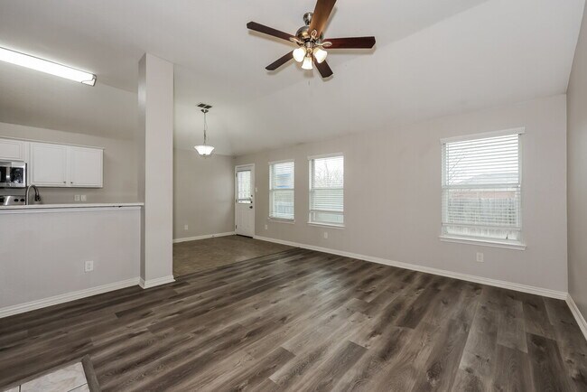 Foto del edificio - 6711 Waterlilly Dr