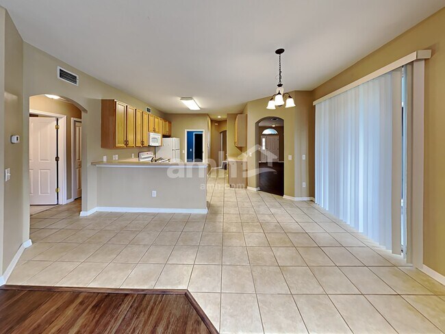 Foto del edificio - 1531 Kish Blvd