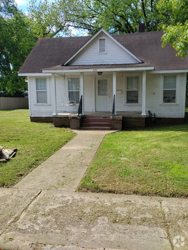 Building Photo - 521 W Hale Ave