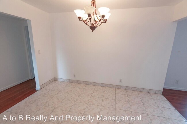 Building Photo - 4 br, 2 bath House - 1755 Yosemite Dr