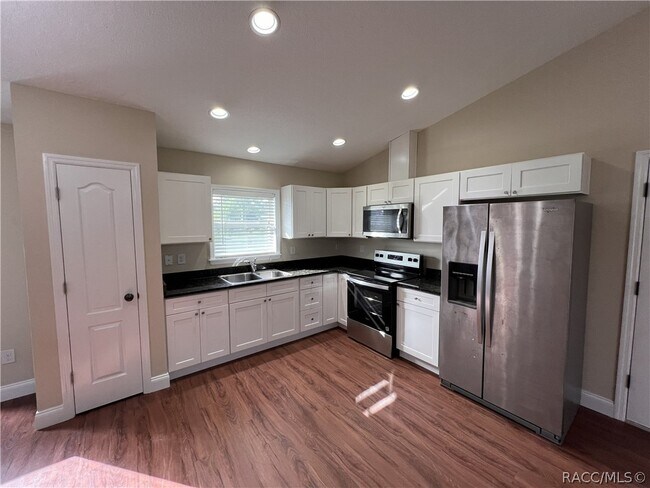 Building Photo - 2223 CR 445