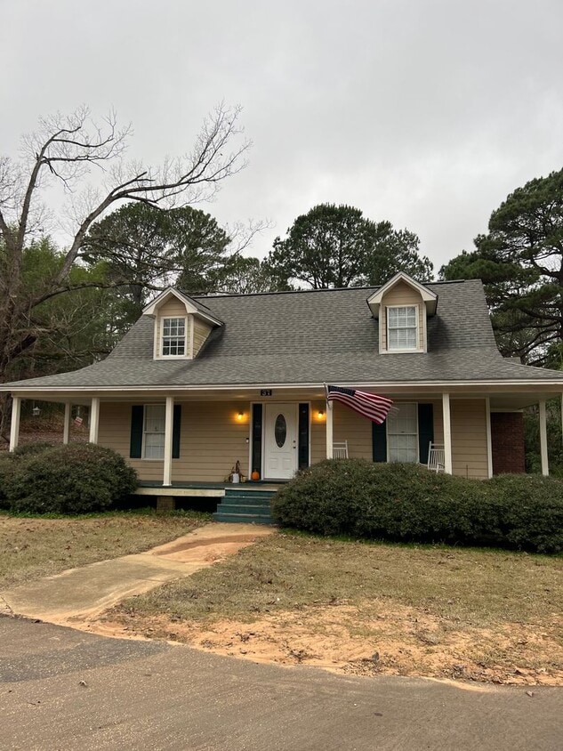 Building Photo - Hwy 334 Just south of Hwy 6
