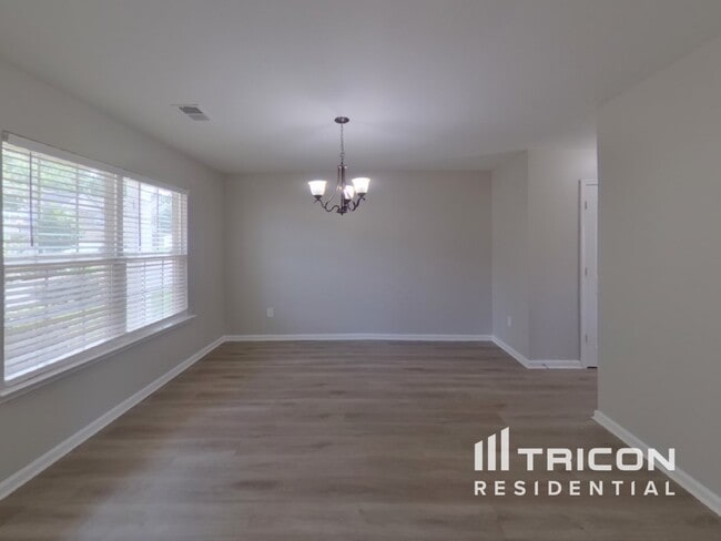 Building Photo - 774 Markham Cir