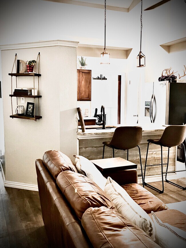 Foto del edificio - 213 Hickory Springs Dr