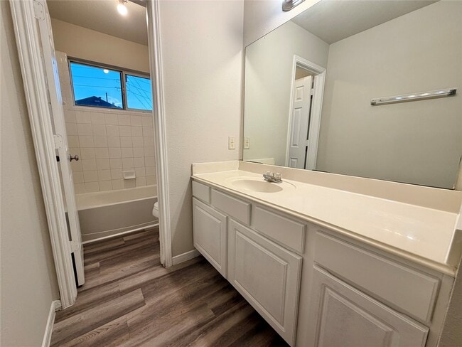 Building Photo - 6827 Autumn Thistle Dr