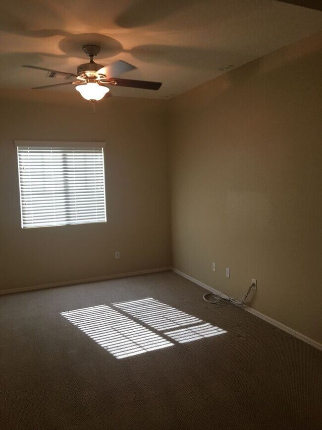 Foto del edificio - Upgraded Beautiful 3 bedroom 2.5 bath townhouse in The Cottages