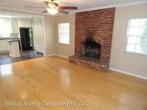 Foto del edificio - 4 br, 3 bath House - 4705 W Melrose Ave