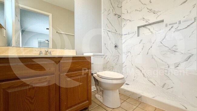 Foto del edificio - 4712 E Fremont St