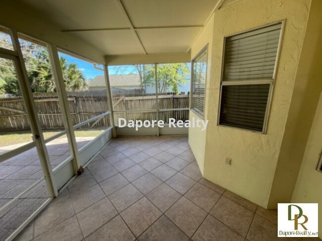 Foto del edificio - NICE, MUST SEE 3 Bed, 2 Bath, Screen Porch...