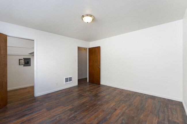 Bedroom 1 - 695 33rd Ave